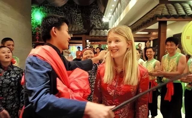 英国专家：中国不可怕可怕的是美国也开始跟着过“春节”了(图14)