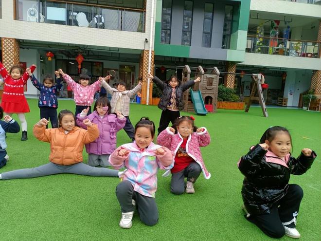 七宝“闹”龙年欢喜办年货 成都武侯七幼师幼喜迎新春佳节(图2)