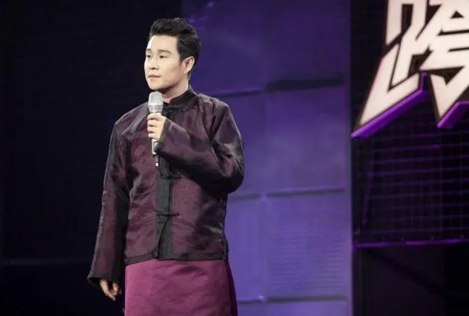 几年不见小沈阳成男爱豆了？“老房子装修”的威力真就这么大(图2)