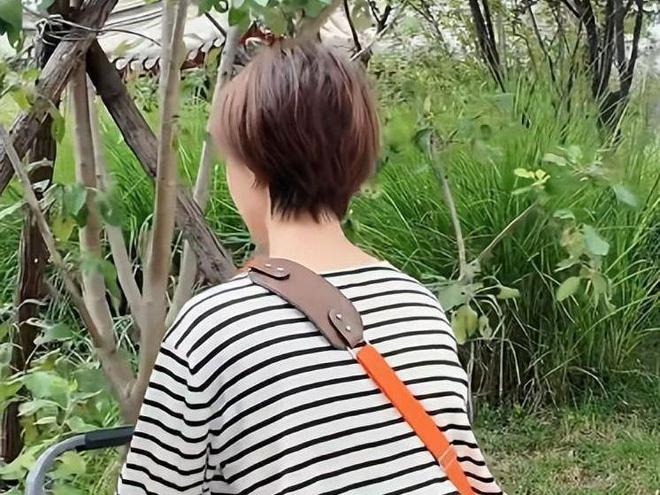 42岁车晓晒独居生活一人住别墅在小院摘苹果单身12年不孤单(图5)