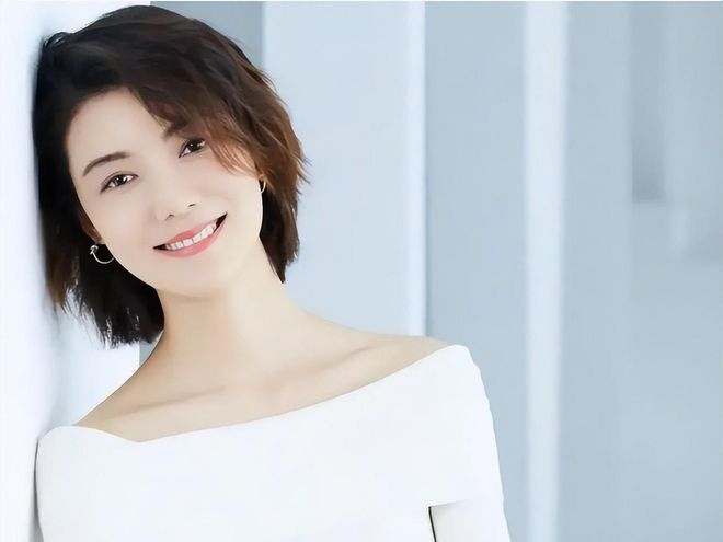 42岁车晓晒独居生活一人住别墅在小院摘苹果单身12年不孤单(图18)