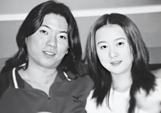 原来她早已去世！遭高晓松劈腿被汪峰抛弃27岁在家里上吊自杀(图2)