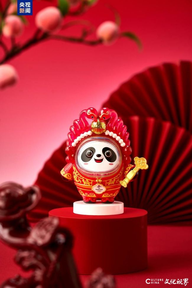 你喜欢的“冰墩墩”有了蛇年新春特别版——蛇来运转“蛇墩墩”系列新品发布亮相你确定不购一个？(图2)