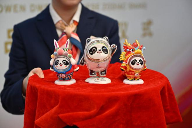 “顶流”明星“蛇墩墩”驾到！中国联通首发盛宴引爆抢购热潮(图3)