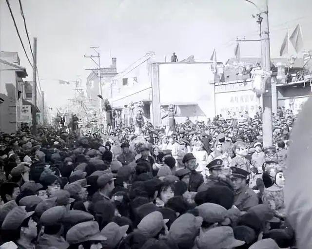 70-80年代的春节大家心目中被公认为最有年味的你有同感吗(图3)