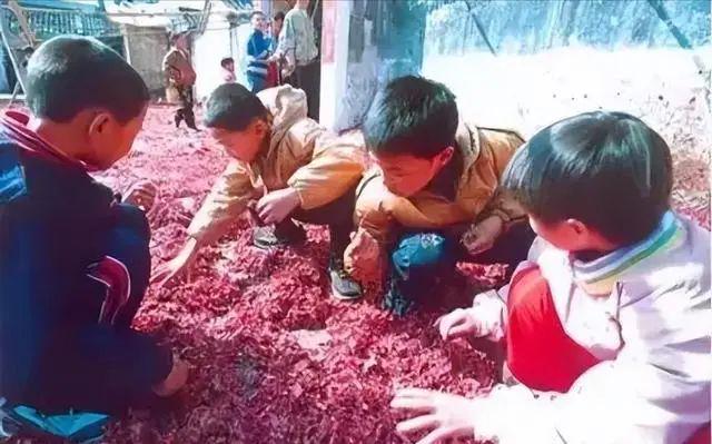 70-80年代的春节大家心目中被公认为最有年味的你有同感吗(图4)