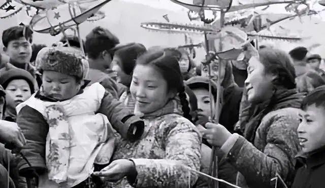 70-80年代的春节大家心目中被公认为最有年味的你有同感吗(图6)