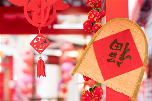 节日灯光亮化：点亮缤纷节日氛围(图1)
