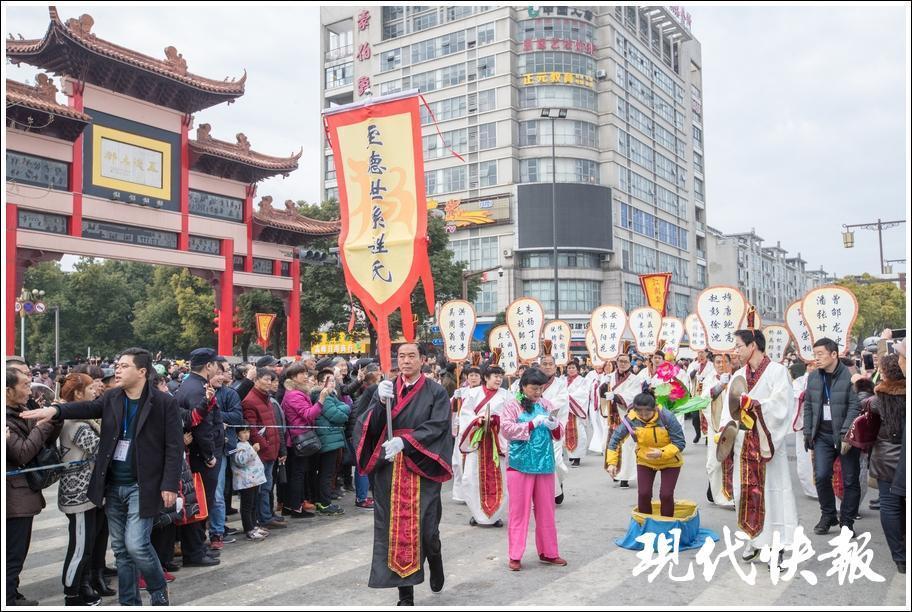 文化中国行｜春节成世界级非遗江苏秦淮灯会、桃花坞年画、泰伯庙会在列(图7)