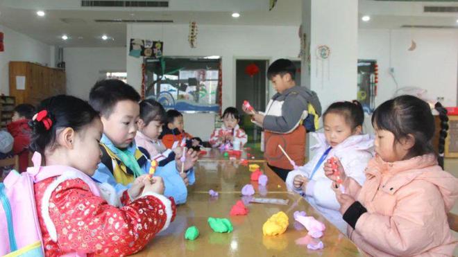 信阳市浉河区幼儿园：喜气洋洋迎新年 妙趣横生“趣”游园(图6)