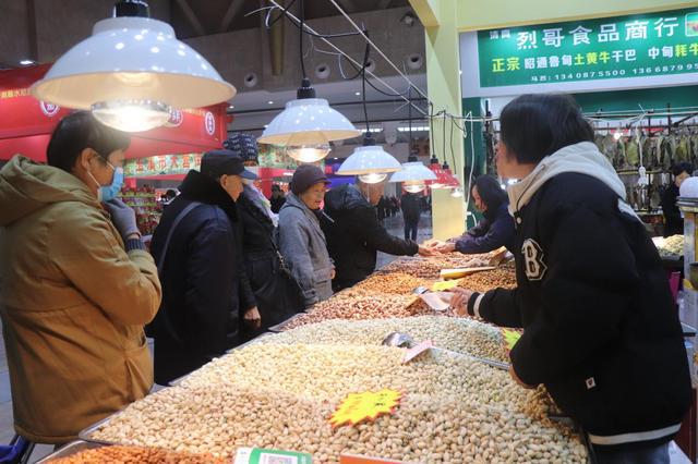 昆明新春购物博览会开幕超2万余种商品琳琅满目(图2)