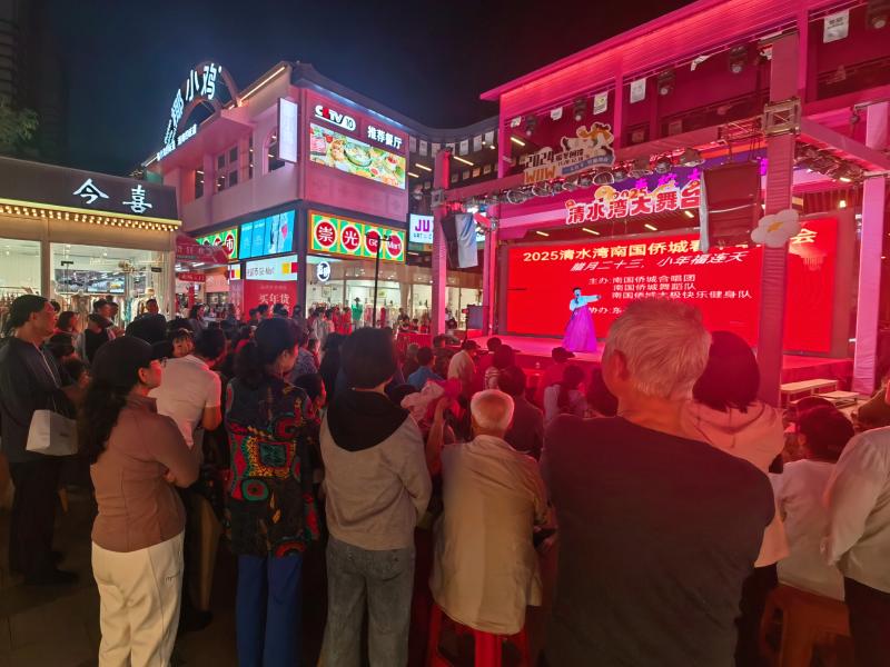 新春走基层丨探访春节各地年货市场：各有各的年味儿(图4)