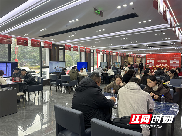 组图｜新春启航！湖南家装建材市场唱响“开门红”序曲(图3)