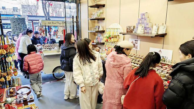 【特别关注】天小仙文创店春节期间人气爆棚 地方文化与特色产品受热捧！(图2)