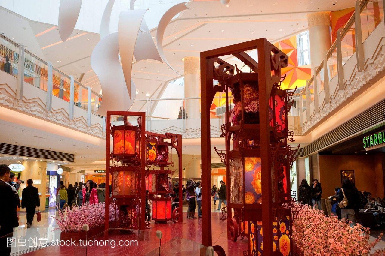 新年蛇年穿搭解析：拿捏好运与时尚的完美结合(图1)