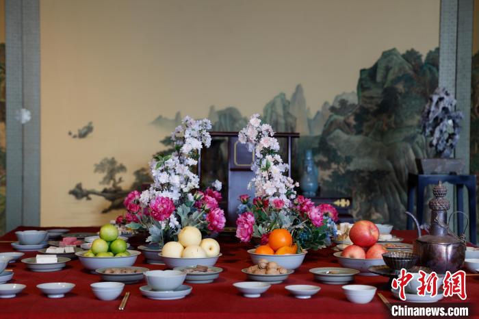 浙江杭州：德寿宫各式装饰“上新”引游人(图4)