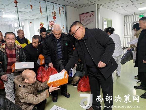 汉中市宁强县敬老院春节氛围浓厚欢庆蛇年佳节(图2)