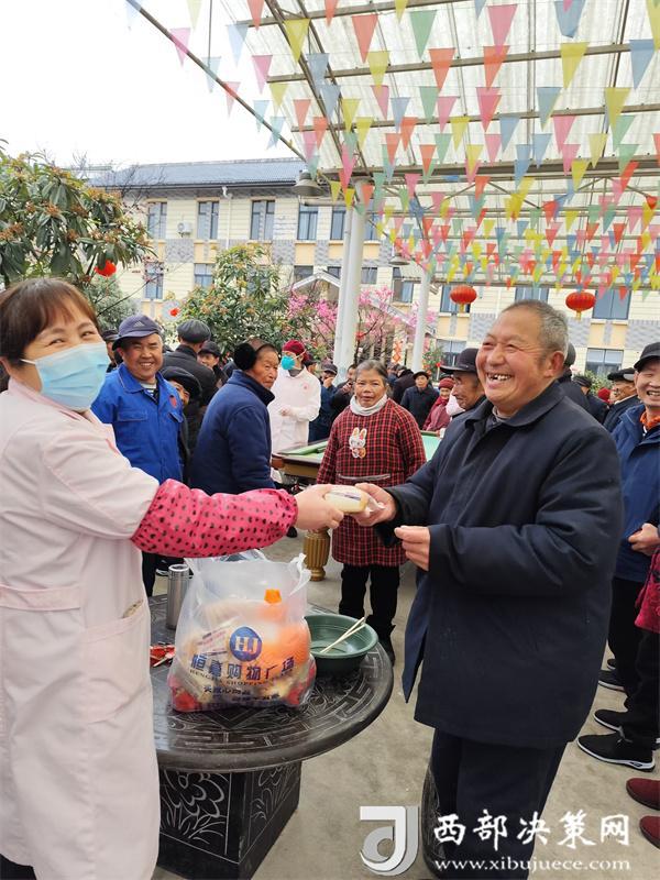 汉中市宁强县敬老院春节氛围浓厚欢庆蛇年佳节(图8)