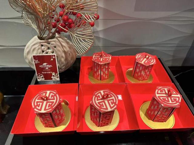 舞龙、舞狮、水袖……首个非遗春节看“环球中国年”如何用国际IP打造过年新场景(图5)