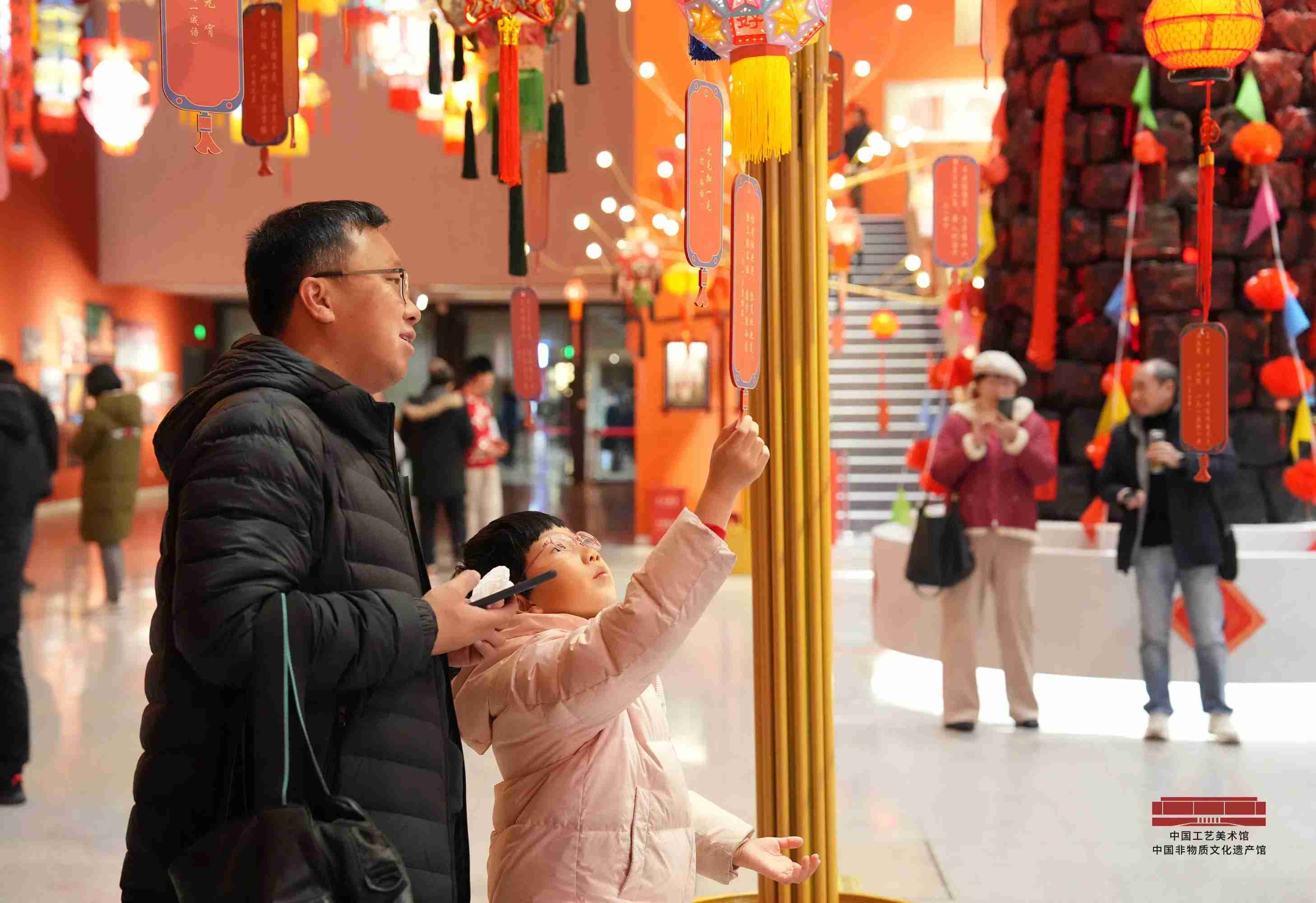 “过年——春节主题展”汇聚150余项非遗项目 传递新春多彩年味(图2)