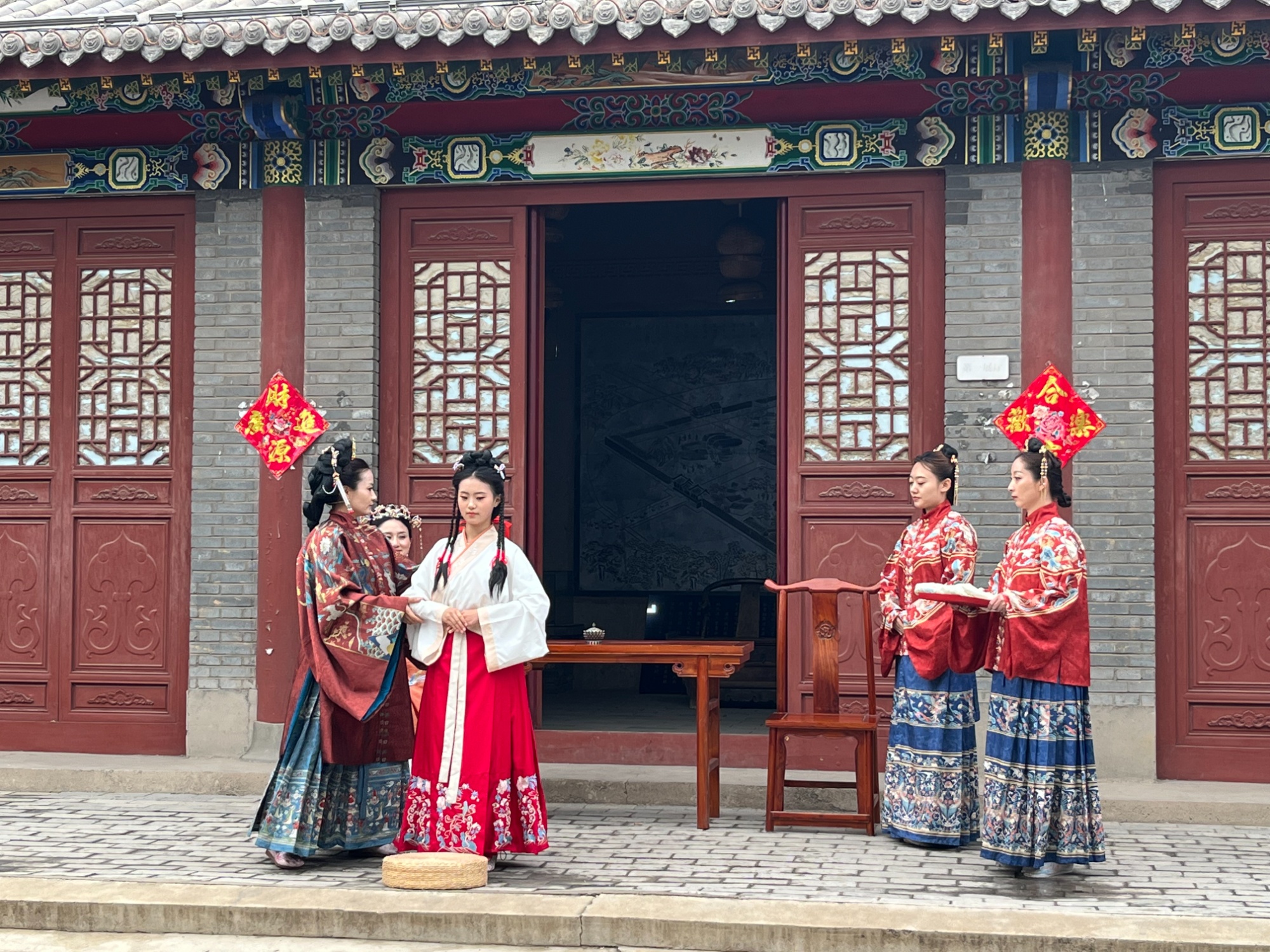 山西交城县2025年惠民文化活动文艺展演（段村）专场暨“教子诗书 以礼传家”教子文化系列活动启动(图4)