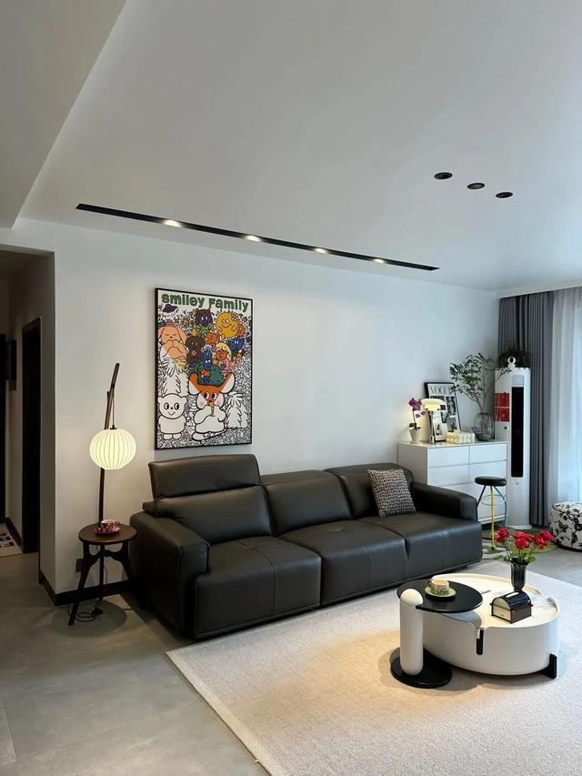 一户人家简约装修走红靠一个电视墙让无数人模仿(图2)