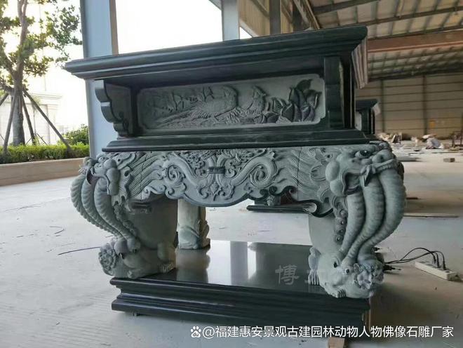 石雕供桌在宗教节日中的装饰与布置：节日氛围增添喜庆(图2)