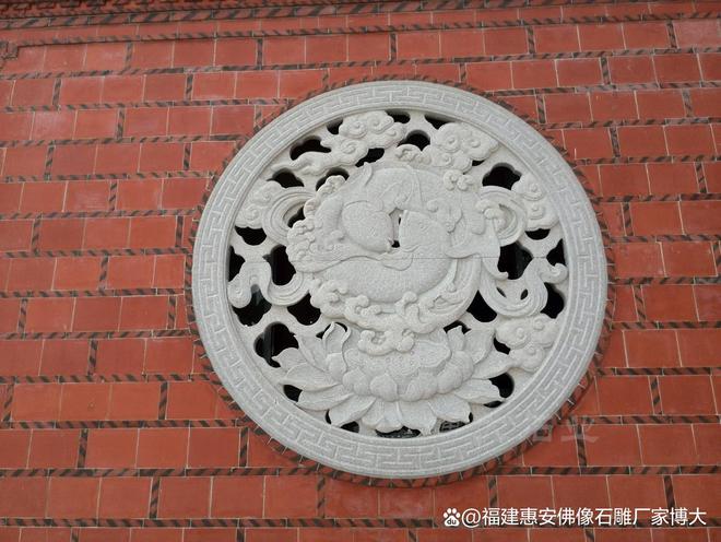 石雕花窗在传统建筑中的作用(图1)