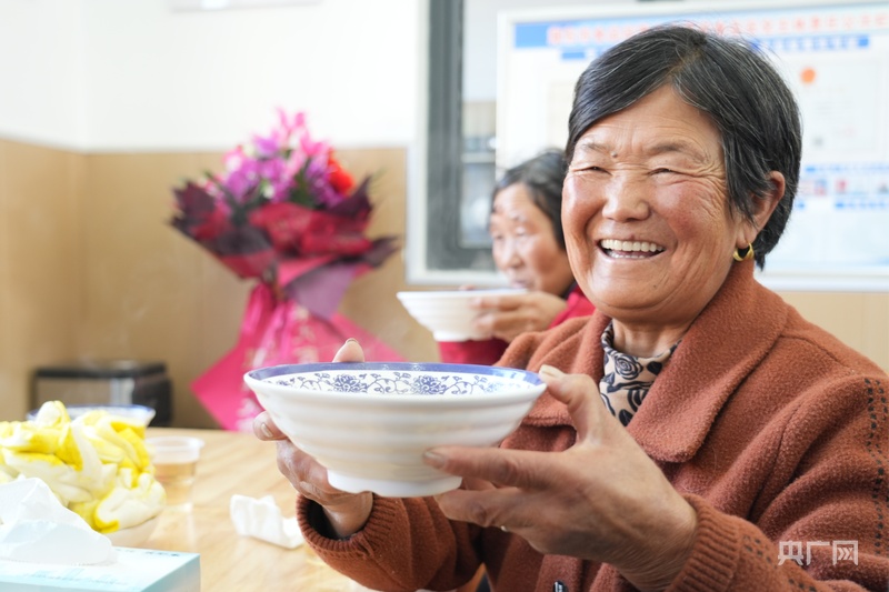 【人民城市·温情中国】金田草滩新村的新年愿望：搬入新家 种满鲜花(图8)