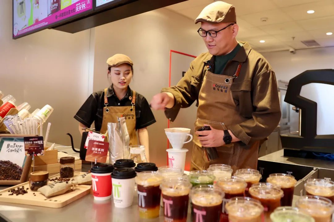 首个“北京礼物”咖啡社交概念店正式开业(图2)