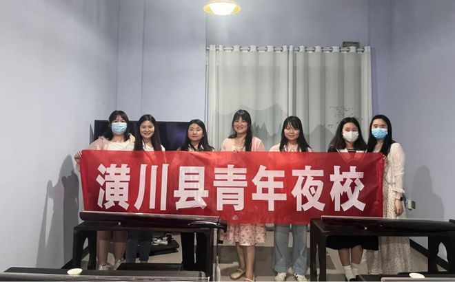 当古琴遇见青春-潢川青年夜校“琴”动名场面正式上演！(图1)
