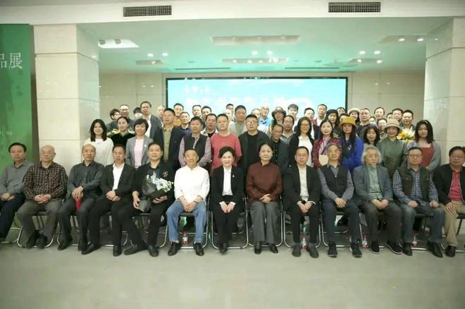 大气磅礴 灵动飘逸｜钟艺的书法艺术(图2)