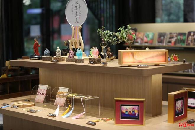 哪吒闹新春繁华满锦城｜文化传承与跨界融合持续发力“成都礼物”大受追捧(图1)