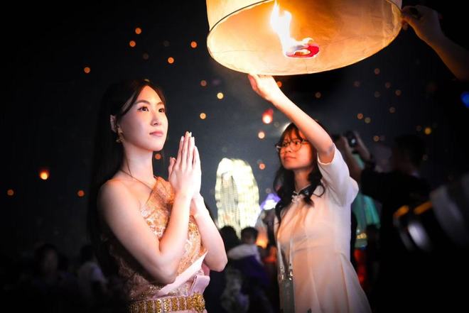 西双版纳傣历新年一开场就惊艳：万人齐放孔明灯极致浪漫(图5)