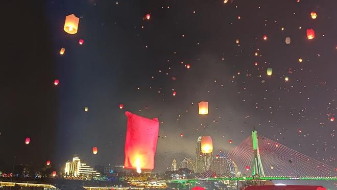 西双版纳傣历新年一开场就惊艳：万人齐放孔明灯极致浪漫(图6)