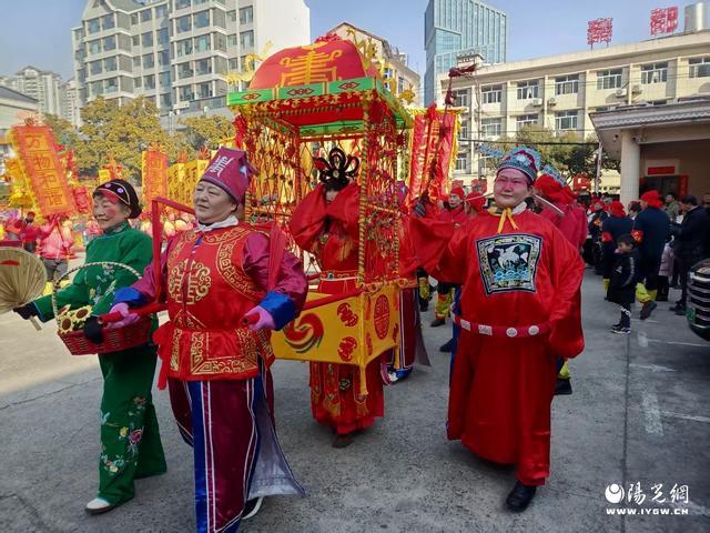 商南县举行2025年春节花灯展演活动(图4)
