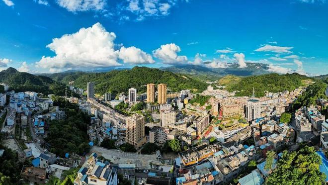 在中药三七的原产地和主产区感受境内外“心相通”“金不换”的情谊 边城见闻(图1)