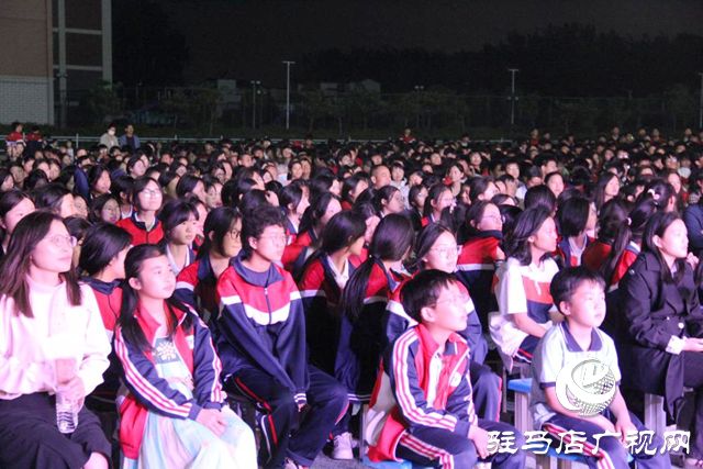 驻马店市曲艺家协会曲艺专场演出走进正阳校园(图3)