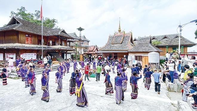 在澜沧江畔邂逅民族团结进步“融”模样——澜沧县积极推进各民族广泛交往交流交融的生动实践‌(图2)