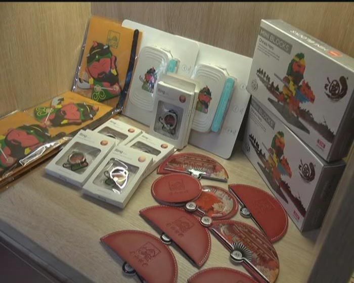 江永女书文创商品五一假期热销游客纷纷抢购(图1)