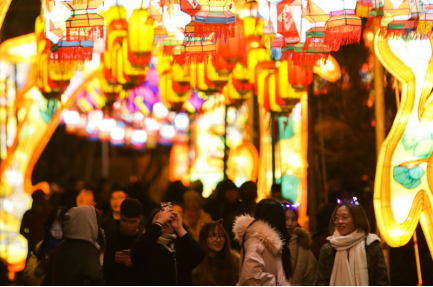 泰安方特第三届熊出没灯会启动 万盏花灯等你来赏(图4)