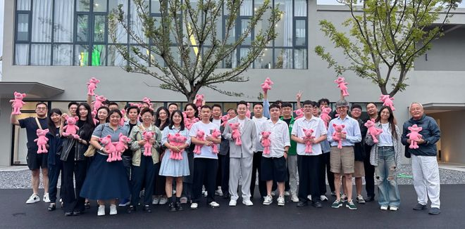 青年“企二代”在万德隆、想念、牧原学透实战逻辑 青创会南阳研学(图18)