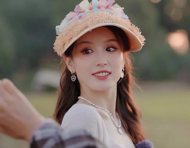 一档综艺被“一脸斑点”的李沁惊艳整个人面相变了惊鸿一瞥(图12)