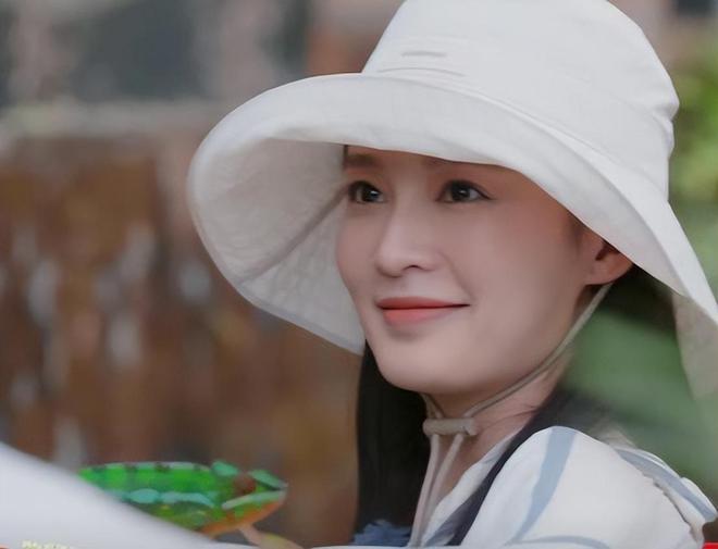 一档综艺被“一脸斑点”的李沁惊艳整个人面相变了惊鸿一瞥(图17)