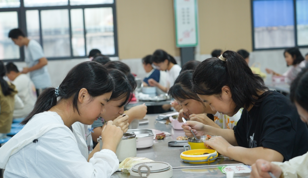 郊区：助推民生实事项目 践行全过程人民民主(图2)