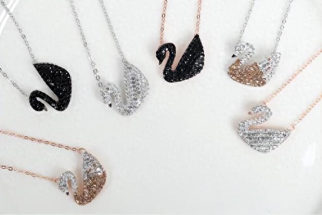 曾经送礼首选成智商税施华洛世奇半年掉色生锈后悔不如买黄金(图3)