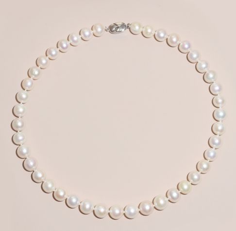 品牌焕新日 告别沉闷感！一件阮仕珍珠让你的秋冬穿搭“显贵”又温柔(图6)