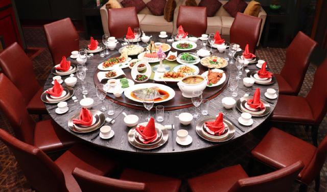 离过年不足百天不少昆明人的年夜饭已经订好人均消费百元成主流(图7)