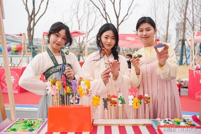 花灯映瞳瑞新岁绽华光西安高新区元宵节活动在未来之瞳科学公园举办(图2)