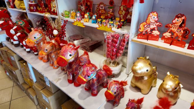 新年将至生肖马年主题饰品已开始热销！(图2)